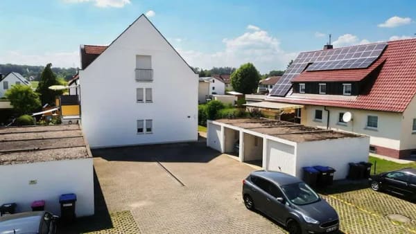 Immobilie in Holzheim - ++ Sonniger Balkon trifft ruhige Ortsrandlage – attraktive 3-Zimmer-Wohnung in Holzheim ++ - Bild 1