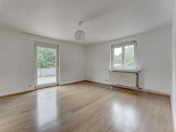 Immobilie in Oberwolfach - Rendite durch Eigenleistung: WGH mit 4 Wohnungen & modernisierter Gewerbefläche in Wolfach - Bild 3