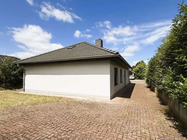 Immobilie in Schneverdingen - Solider Bungalow in ruhiger Wohngegend mit viel Potential - Bild 3