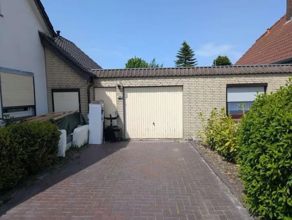 Immobilie in Brake - PROVISIONSFREI für Käufer!! Solides Einfamilienhaus auf großem Grundstück! - Bild 1