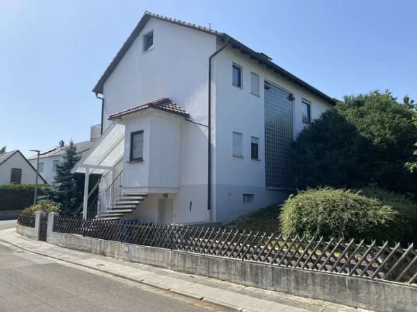 Immobilie in Obrigheim (Pfalz) - Schönes 2-Familienhaus mit Garten und Garage - Bild 1
