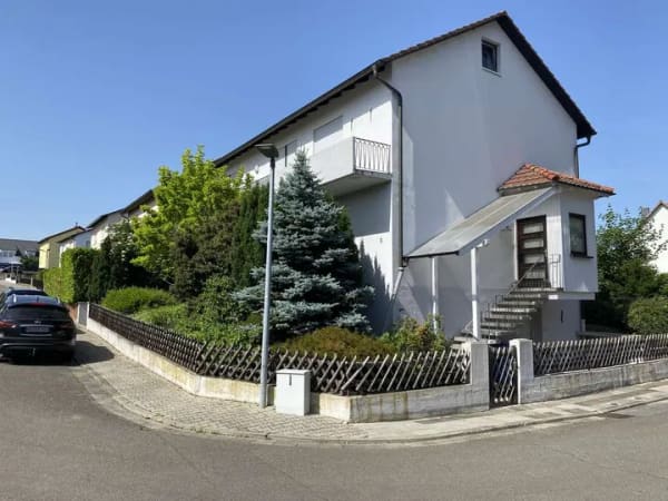 Immobilie in Obrigheim (Pfalz) - Schönes 2-Familienhaus mit Garten und Garage - Bild 2