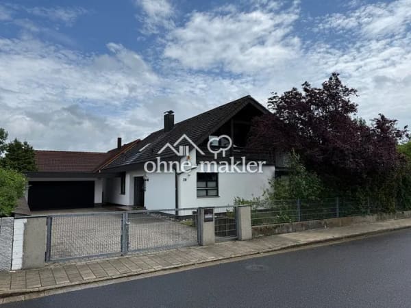 Immobilie in Neumarkt in der Oberpfalz - Freistehendes Architektenhaus in bester Lage - Bild 0