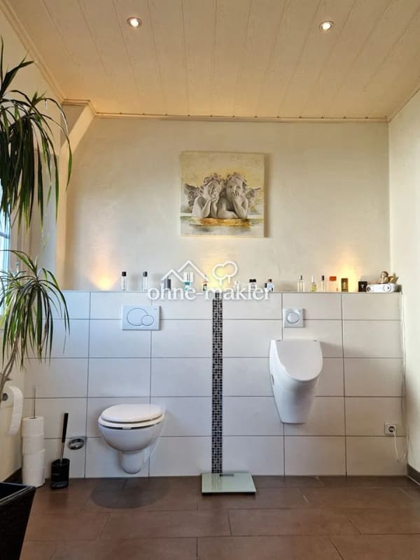 Immobilie in Bad Berleburg - Einfamilienhaus mit Garten und Garage und Stellplatz - Bild 2