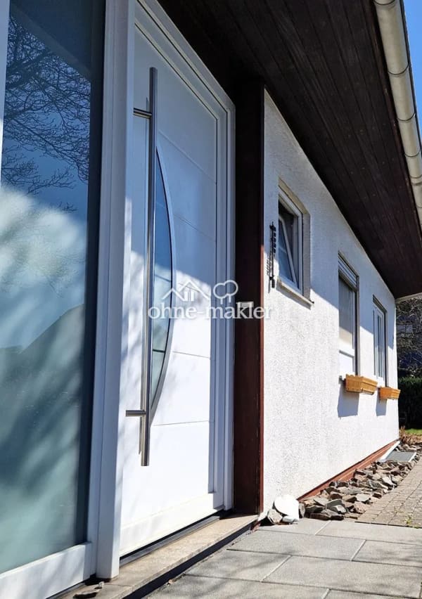 Immobilie in Bad Berleburg - Einfamilienhaus mit Garten und Garage und Stellplatz - Bild 3