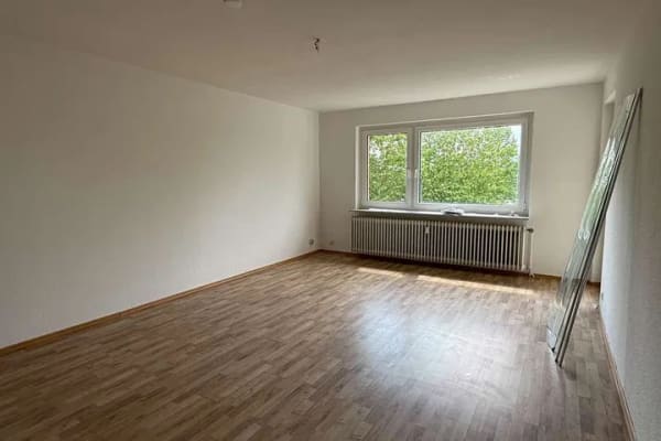 Immobilie in Zeven - Modernisierte 3-Zimmer-Wohnung mit Balkon & neuer Küche - Bild 2
