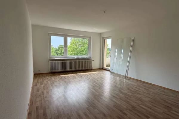 Immobilie in Zeven - Modernisierte 3-Zimmer-Wohnung mit Balkon & neuer Küche - Bild 3
