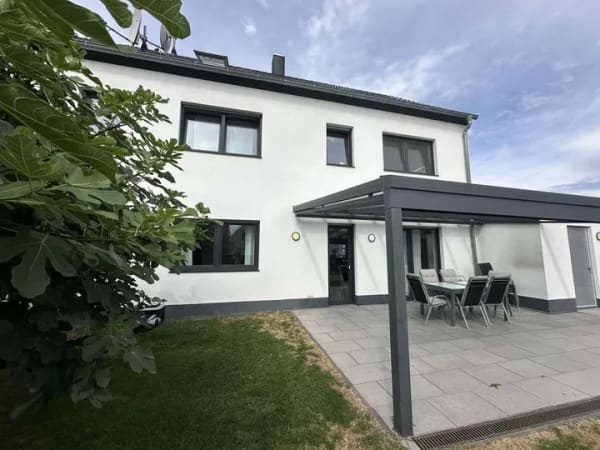 Immobilie in Großostheim - Exklusive Doppelhaushälfte mit Premium-Ausstattung, Doppelgarage und traumhaftem Garten - Bild 0