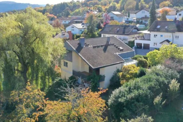 Immobilie in Gernsbach - Architektenhaus mit viel Potenzial inklusive Einliegerwohnung und großem Grundstück in Gernsbach - Bild 0