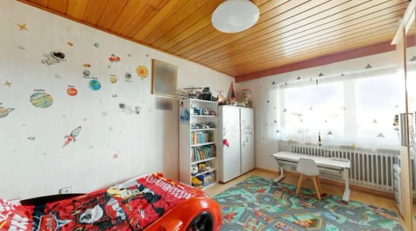 Immobilie in Enkenbach-Alsenborn - Großzügiges Zweifamilienhaus mit Terrasse, Balkon und 3 Garagen - Bild 3