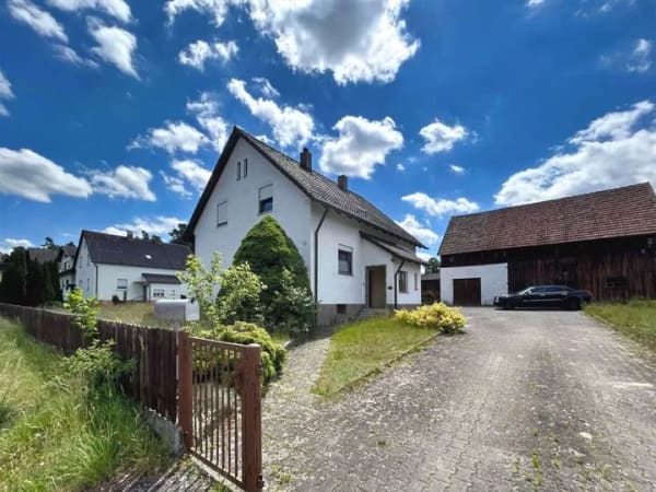 Immobilie in Steinberg am See - Vielseitig nutzbares Zweifamilienhaus auf großzügigem Grundstück - Bild 0