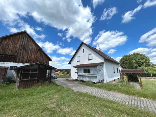 Immobilie in Steinberg am See - Vielseitig nutzbares Zweifamilienhaus auf großzügigem Grundstück - Bild 3