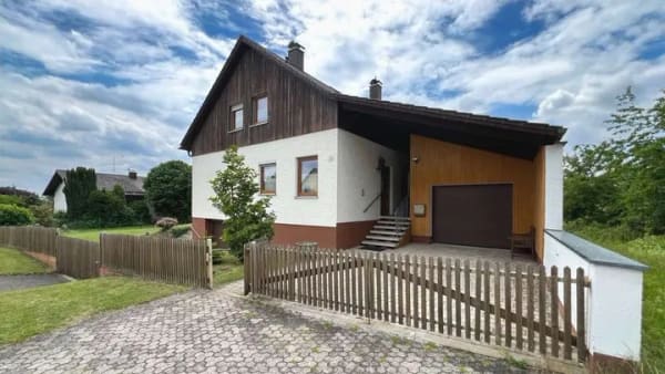 Immobilie in Brunn - Viel Platz für Ihre Wohnideen: Einfamilienhaus auf idyllischen Grundstück - Bild 0