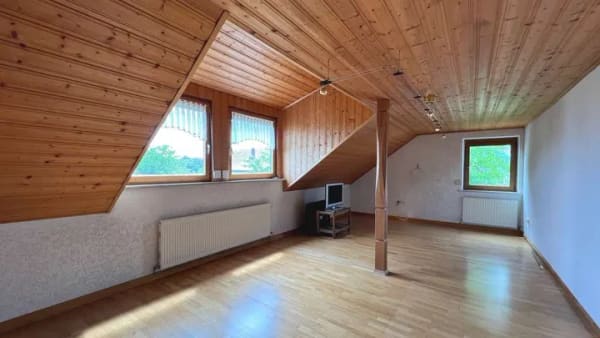 Immobilie in Brunn - Viel Platz für Ihre Wohnideen: Einfamilienhaus auf idyllischen Grundstück - Bild 3