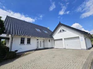Immobilie in Sprendlingen - Erstklassiges, freistehendes Architektenhaus mit malerischem Blick in einmaliger Weinbergslage - Bild 2