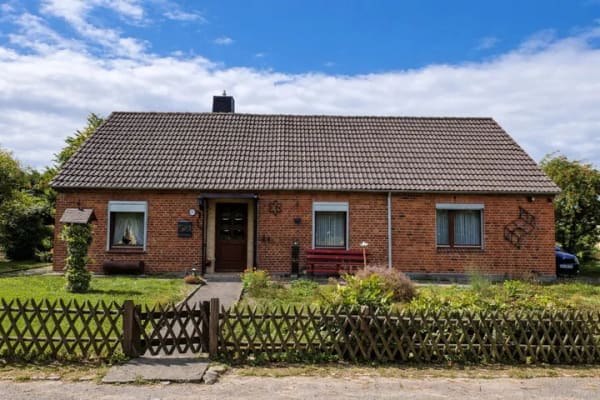 Immobilie in Bosau - Einfamilienhaus mit großem Grundstück - Bild 0