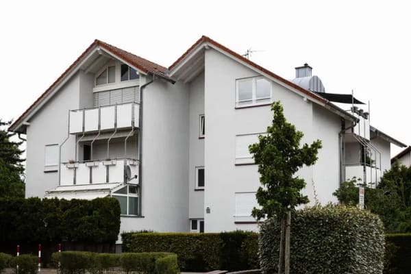 Immobilie in Forst - Helle 2-Zimmer-Dachgeschosswohnung mit Loggia - in gepflegtem Mehrfamilienhaus - Bild 0