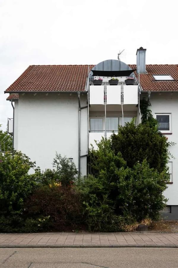 Immobilie in Forst - Helle 2-Zimmer-Dachgeschosswohnung mit Loggia - in gepflegtem Mehrfamilienhaus - Bild 2