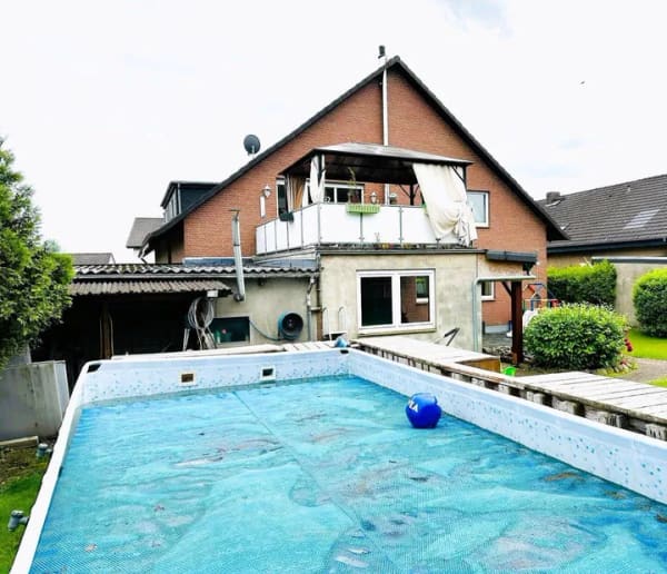 Immobilie in Rödinghausen - Wunderschönes und sehr großes Ein- bis Zweifamilienhaus mit Außenpool zu verkaufen. - Bild 3