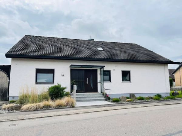 Immobilie in Jettingen - Tolles Haus mit Platz für die ganze Familie - Bild 0