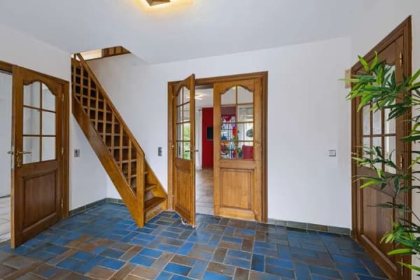 Immobilie in Frechen - Freistehendes Einfamilienhaus mit Einliegerwohnung und viel Potenzial - Bild 1