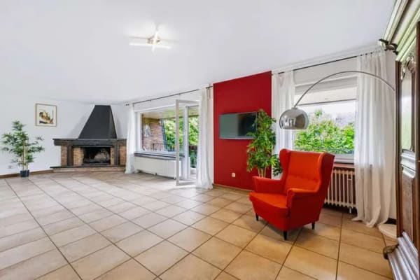 Immobilie in Frechen - Freistehendes Einfamilienhaus mit Einliegerwohnung und viel Potenzial - Bild 3