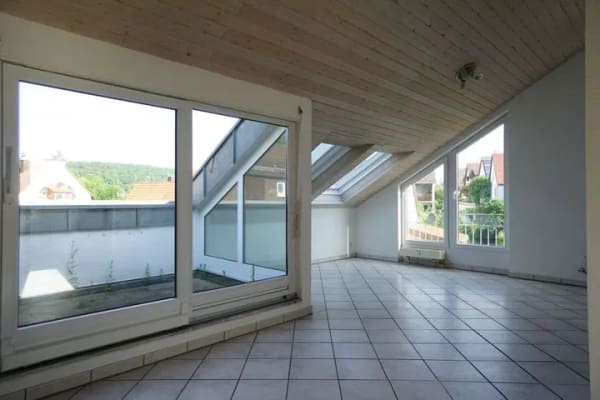 Immobilie in Wannweil - Sonnige, helle 3 Zimmer-Dachgeschoss-Eigentumswohnung mit Balkon und Tiefgaragenstellplatz - Bild 2