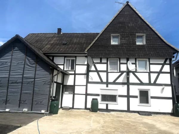 Immobilie in Leverkusen - 2-Parteien-Fachwerkhaus mit Bauplatz - Bild 3