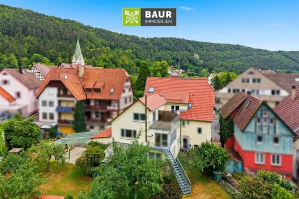 Immobilie in Blaubeuren - 360° | Charmante Dachgeschosswohnung mit Dachterrasse und ausgebauter Bühne im Herzen von Blaubeuren - Bild 2