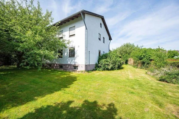 Immobilie in Tuntenhausen - Großzügiges Einfamilienhaus mit sonnigem Garten und viel Platz - Bild 0