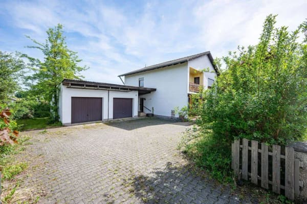 Immobilie in Tuntenhausen - Großzügiges Einfamilienhaus mit sonnigem Garten und viel Platz - Bild 1