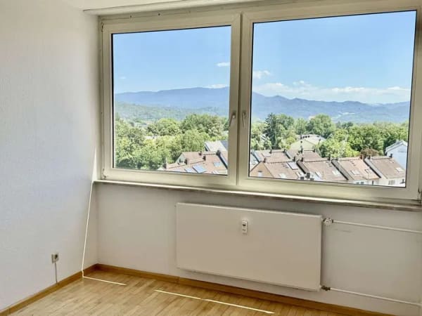 Immobilie in Emmendingen - +++PROVISIONSFREI+++ Wohnen über den Dächern von Emmendingen – 2-Zimmer-Wohnung mit Aussicht - Bild 1