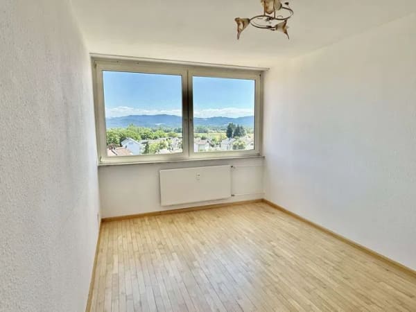 Immobilie in Emmendingen - +++PROVISIONSFREI+++ Wohnen über den Dächern von Emmendingen – 2-Zimmer-Wohnung mit Aussicht - Bild 2