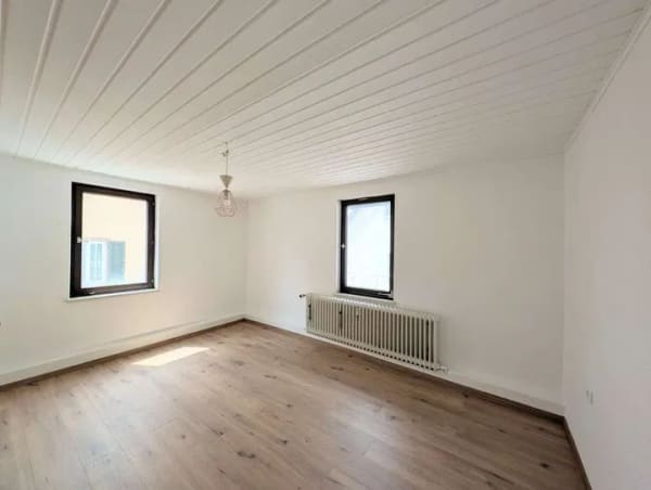 Immobilie in Oberndorf am Neckar - Bezugsfrei: Eigentumswohnung mit großer Terrasse, Einbauküche und vielseitigen Nutzungsmöglichkeiten - Bild 3