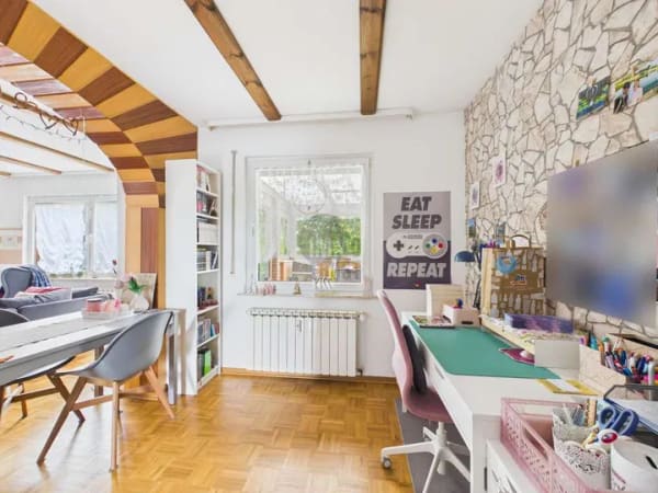 Immobilie in Neustadt am Rübenberge - Modernisiertes Mehrfamilienhaus mit 3 vermieteten Wohnungen, Garten & Doppelgarage - Bild 1