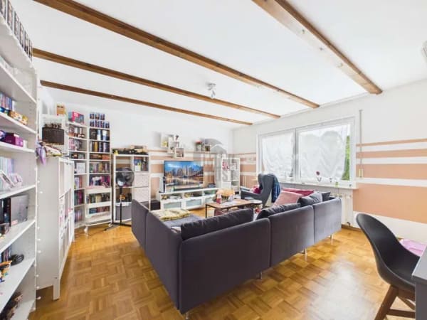 Immobilie in Neustadt am Rübenberge - Modernisiertes Mehrfamilienhaus mit 3 vermieteten Wohnungen, Garten & Doppelgarage - Bild 2
