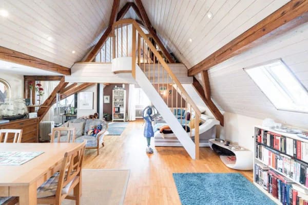 Immobilie in Bad Bellingen - Mehrgenerationenhaus mit drei Wohneinheiten, modernem Glasfaseranschluss und schönem Garten - Bild 2