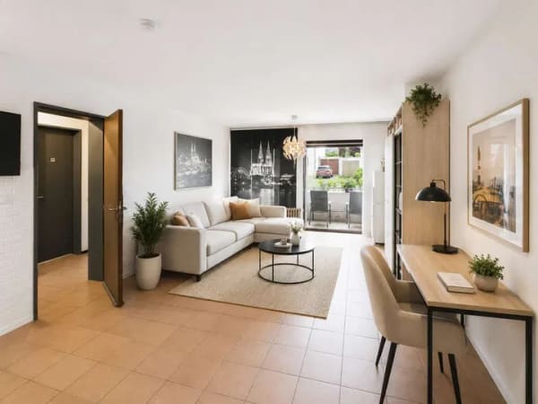 Immobilie in Pulheim - Großzügige 3-Zimmer-Wohnung mit zwei Balkonen, Garage und Blick ins Grüne - Bild 1
