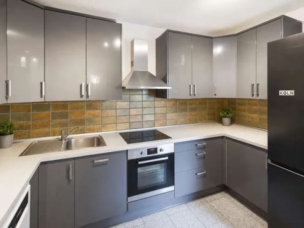 Immobilie in Pulheim - Großzügige 3-Zimmer-Wohnung mit zwei Balkonen, Garage und Blick ins Grüne - Bild 3