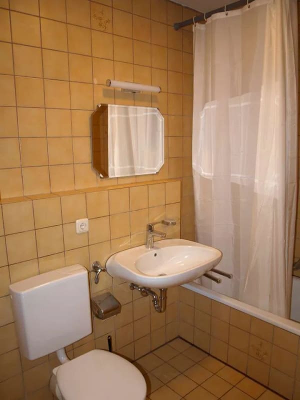 Immobilie in Landshut - Der perfekte Start ins Eigentum! Gepflegte 1-Zi.-EG-Wohnung mit Terrasse u. Tiefgarage - Bild 3
