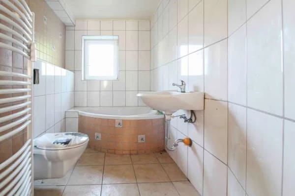 Immobilie in Oberrod - Investieren, gestalten, nutzen: 5-Parteien MFH mit Wertsteigerungspotenzial zur flexiblen Nutzung - Bild 3