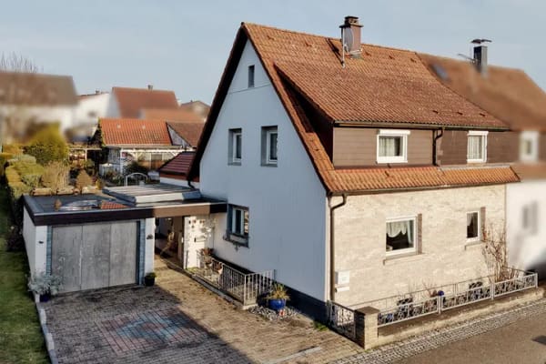 Immobilie in Tiefenbronn - Ruhige Lage, sonniger Garten, Garage – Doppelhaushälfte zum Modernisieren - Bild 3