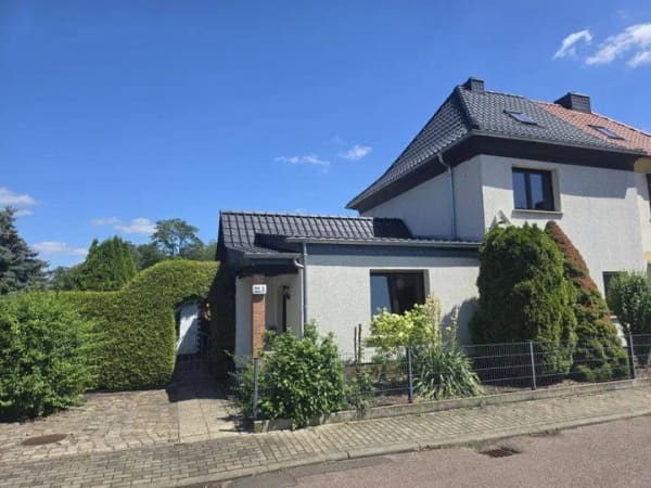 Immobilie in Muldestausee - Sehr schönes Einfamilienhaus mit kleinem Gästehaus in sehr ruhiger Wohnlage! - Bild 1