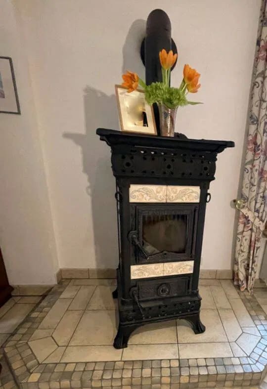 Immobilie in Westoverledingen - +++ Viel Platz, ideal für die große Familie, Kamin, Wintergarten, PV-Anlage mtl. € 289,- Einspeisevergütung ! +++ - Bild 2