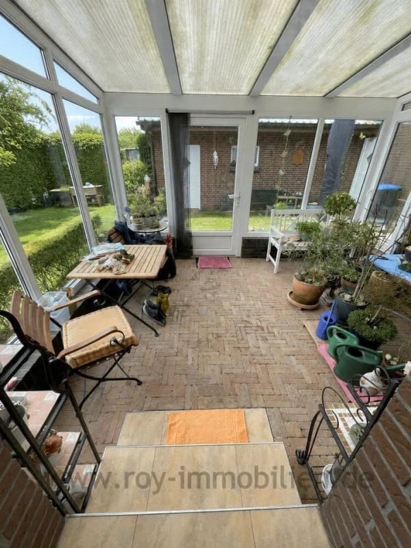 Immobilie in Westoverledingen - +++ Viel Platz, ideal für die große Familie, Kamin, Wintergarten, PV-Anlage mtl. € 289,- Einspeisevergütung ! +++ - Bild 3
