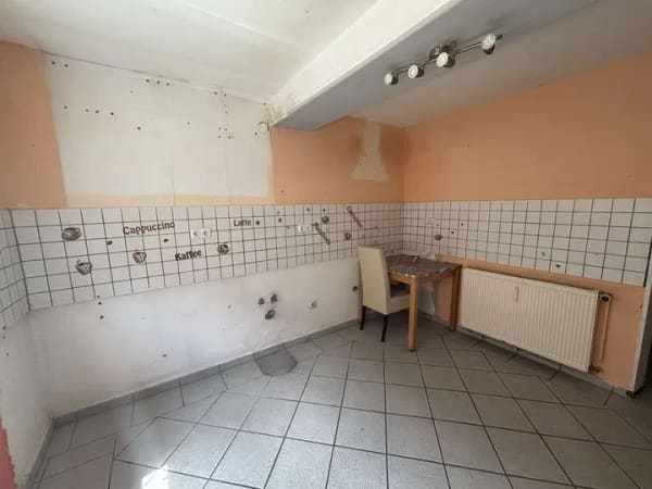 Immobilie in Ober-Ramstadt - Gebäudeensemble mit Einfamilienhaus, Zweifamilien-Nebengebäude und großzügiger Scheune - Bild 2