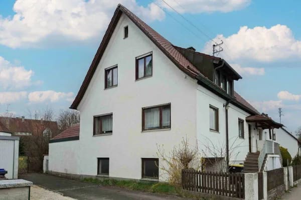 Immobilie in Neusäß - Doppelhaushälfte mit Potenzial in ruhiger Lage - vielseitig nutzbar & voll unterkellert in Neusäß - Bild 0