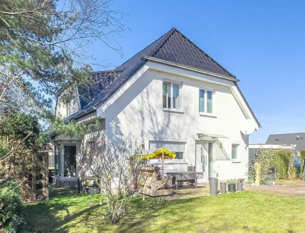 Immobilie in Trebbin - DERZEIT VERMIETET - ERSTKLASSIGES 4 ZIMMER EINFAMILIENHAUS AUF CA. 617m² GROßEM SONNENGRUNDSTÜCK - Bild 0