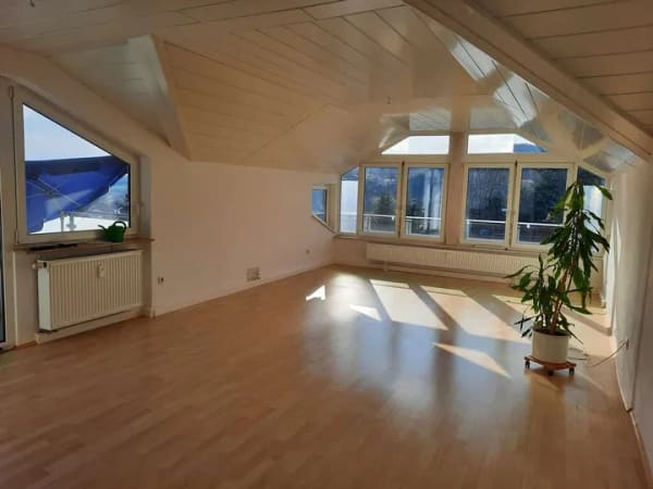 Immobilie in Neckargemünd - Gemütliche 3-ZKB- Dachgeschosswohnung mit Balkon + eigenem Gärtchen - Bild 4