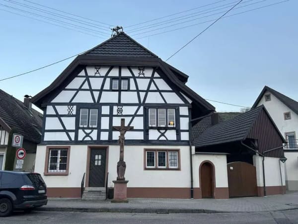 Immobilie in Sasbach am Kaiserstuhl - Charmantes Anwesen - Bild 0